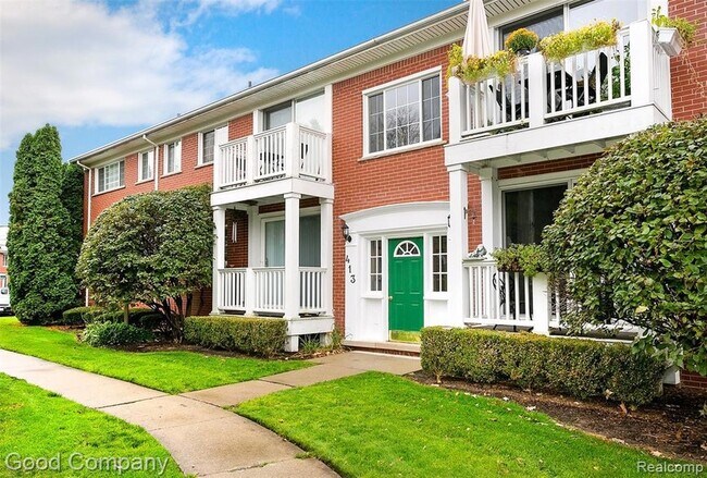 Primary Photo - 413 N Eton St