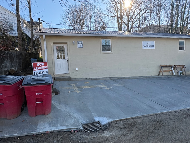 Building Photo - 212 Water St