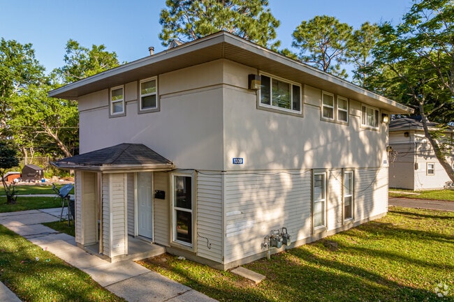 25 Buildings in New Orleans - Gilmore Park Apartments