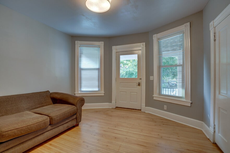 Building Photo - 538 W Wilson St