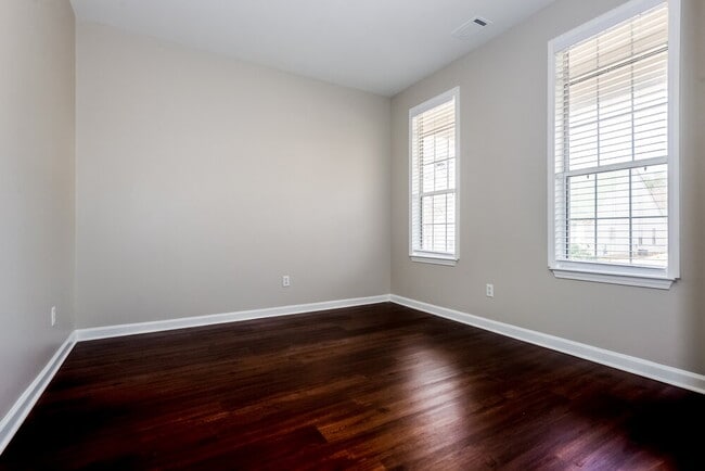 Building Photo - 613 Brookwater Dr