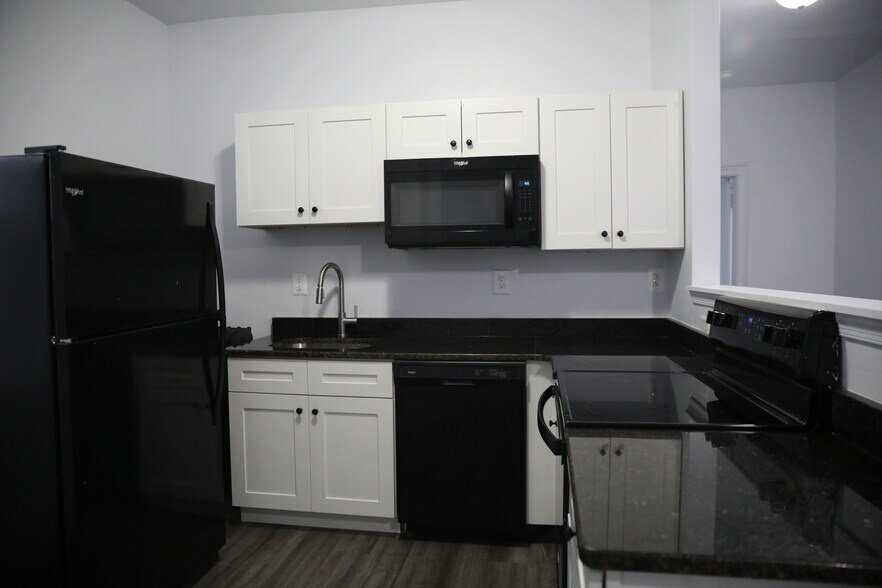 Building Photo - 4826 N Camac St