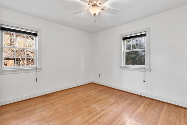 Building Photo - 1529 N Kenilworth St