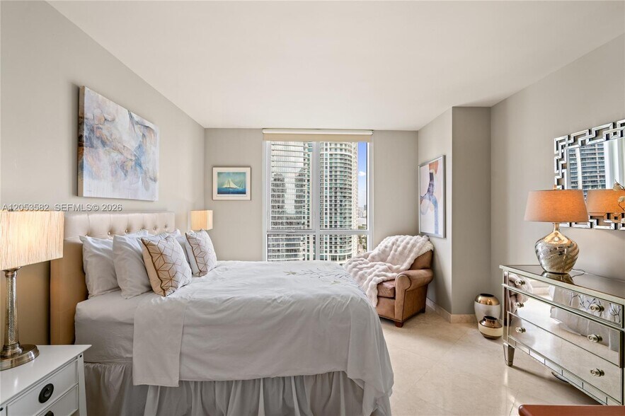Building Photo - 901 Brickell Key Blvd