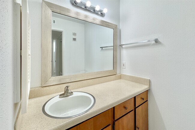 Building Photo - 3075 Walnut Bend Ln