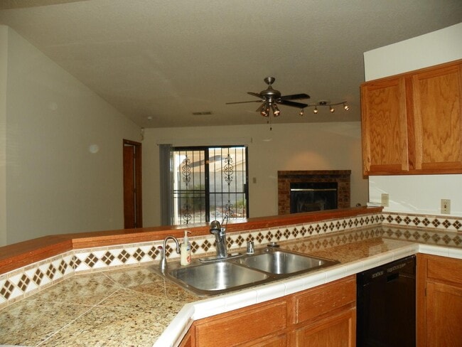 Building Photo - 4404 Rabbit Brush Ave NW