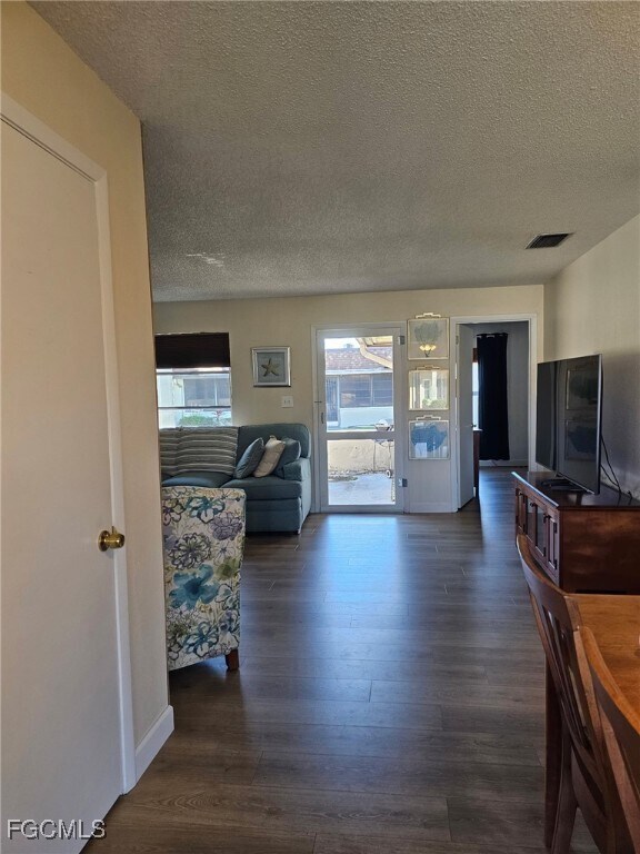 Building Photo - 1500 Popham Dr