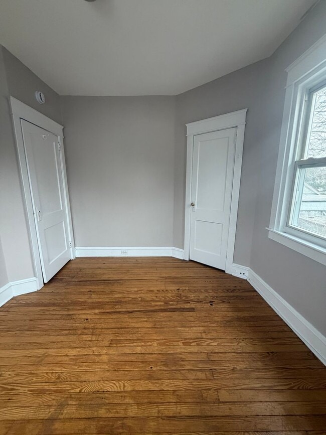 Building Photo - 1010 Chestnut St