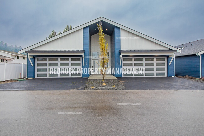 Building Photo - 610 S Crescent Ln