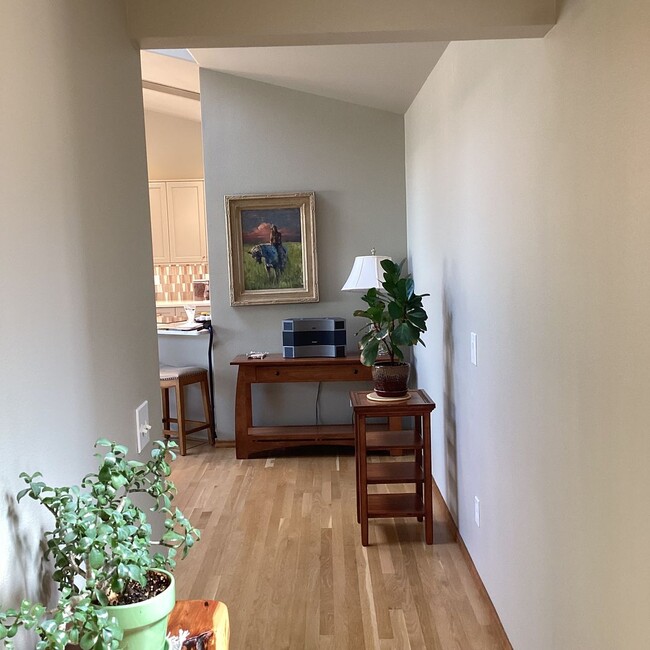 Building Photo - Charming Mukilteo Rambler in Fair Harbor