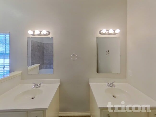 Building Photo - 2601 Country Creek Ln