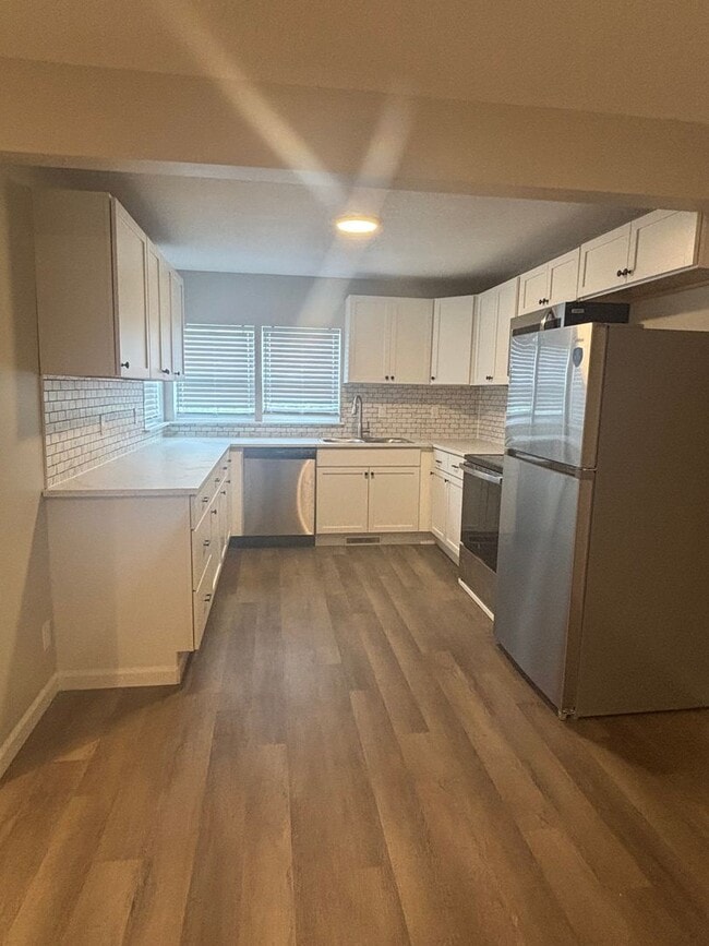 Building Photo - Fabulous 2 Bedroom 1.5 Bathroom House