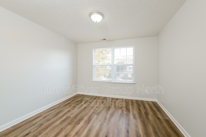 Building Photo - 3140 Kensington Pl