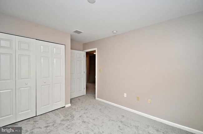 Building Photo - 1055 Balley Dr