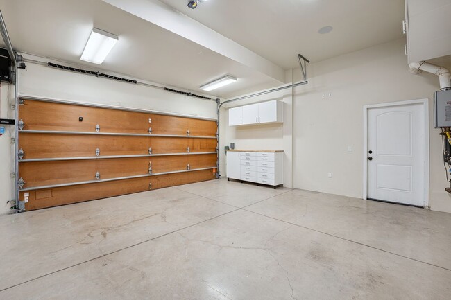 Building Photo - 22030 Providencia St