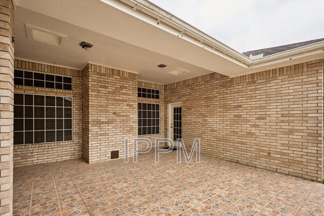 Building Photo - 1309 Summerfield Ln