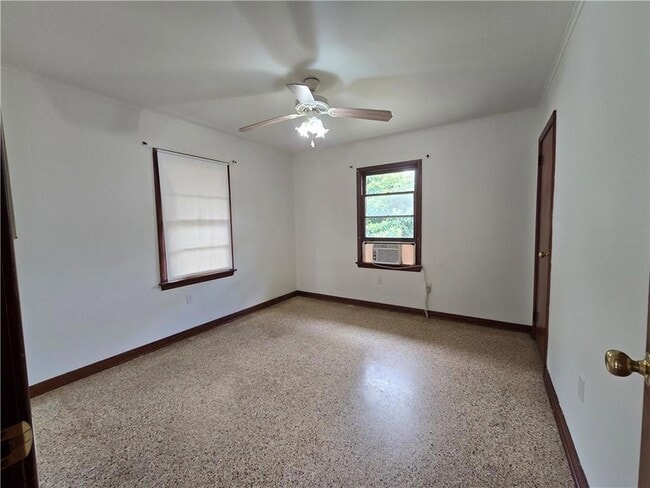 Building Photo - 720 Oaklawn Dr