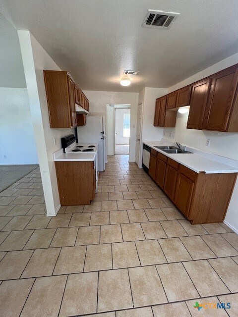 Building Photo - 3414 Crescent Dr