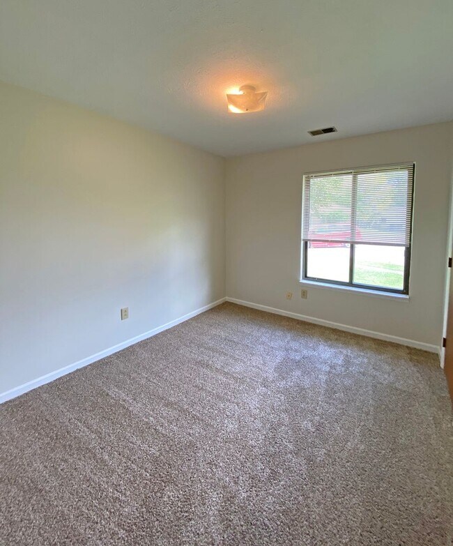 Building Photo - Spacious, All Electric 3 BR House! Fenced Backyard! W/D Hookups, Off-Street Parking