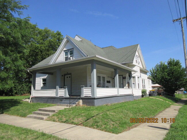 Building Photo - 202 W 3rd St