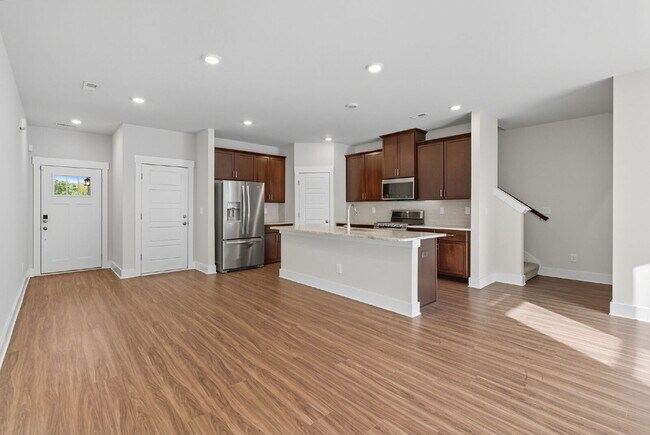 Building Photo - Modern 3 Bedroom, 2.5 Bath Townhome in Chapel Green