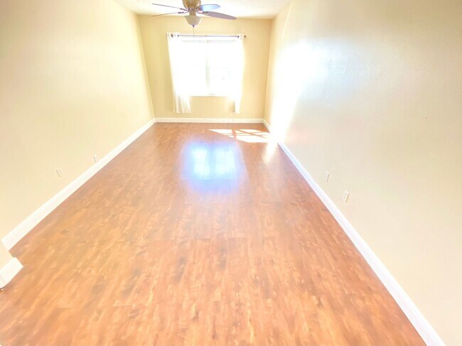 Building Photo - 729 Tuten Trail
