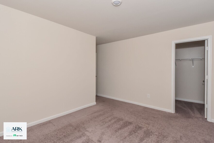 Building Photo - 307 Longstone Ct