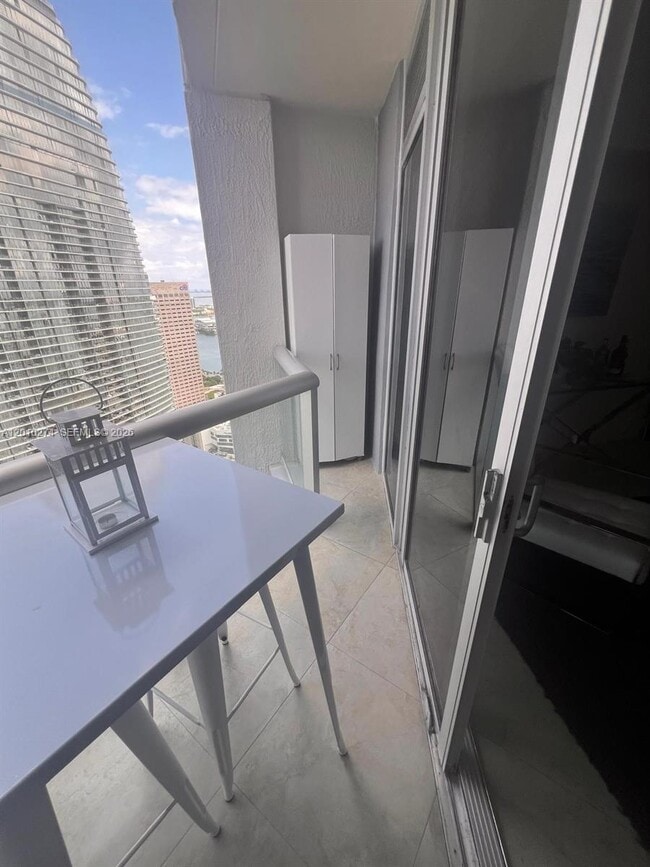 Building Photo - 475 Brickell Ave