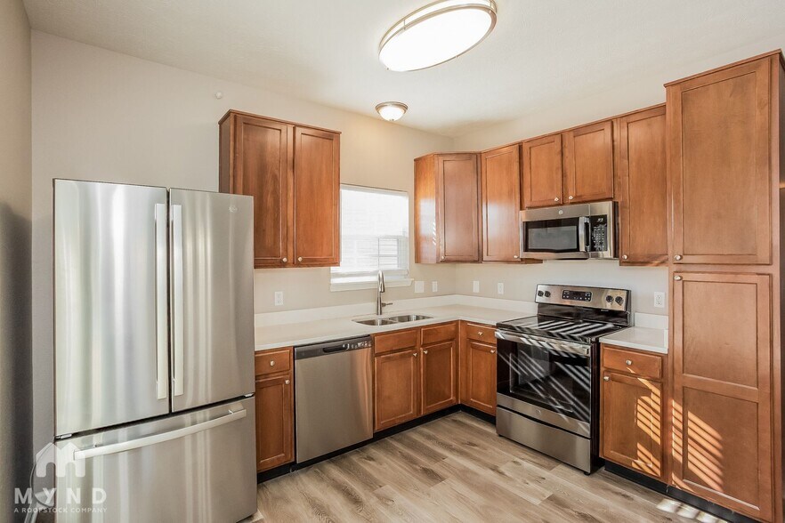 Building Photo - 115 Thistle Wood Dr