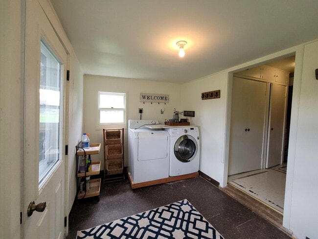 Building Photo - 980 Wenzel Ln