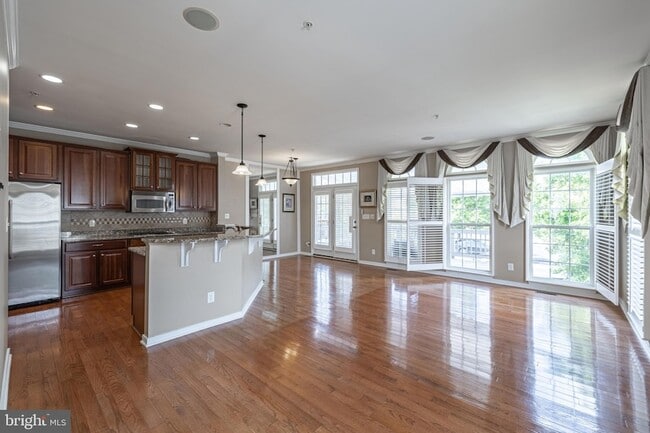 Building Photo - 2915 Murano Way