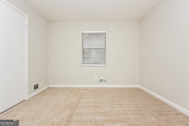 Building Photo - 105 Mt Airy Rd