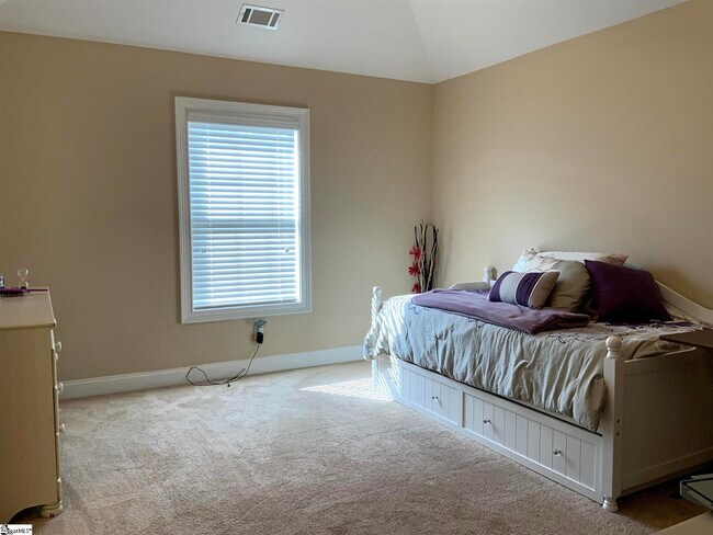 Building Photo - 201 Raven Falls Ln