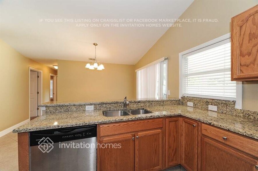 Building Photo - 4526 Windsor Ct E