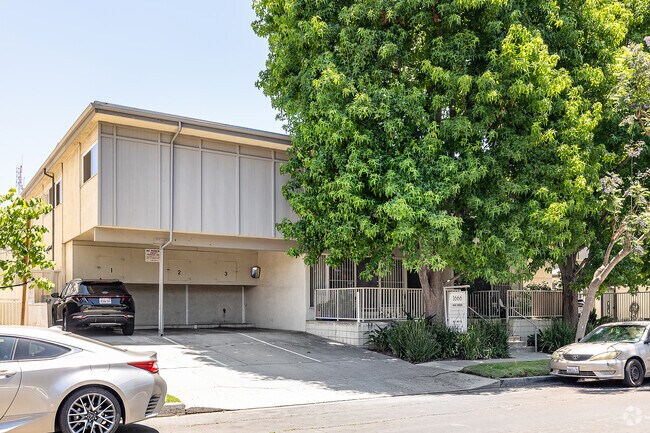 Building Photo - 1666 Federal Ave