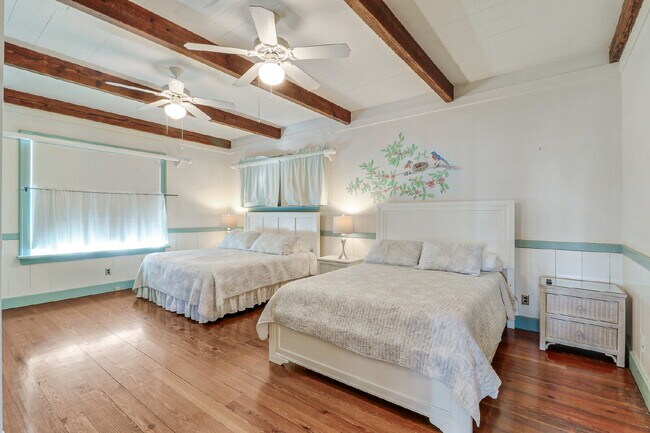 Building Photo - Private, Low Country Residence for Rent!
