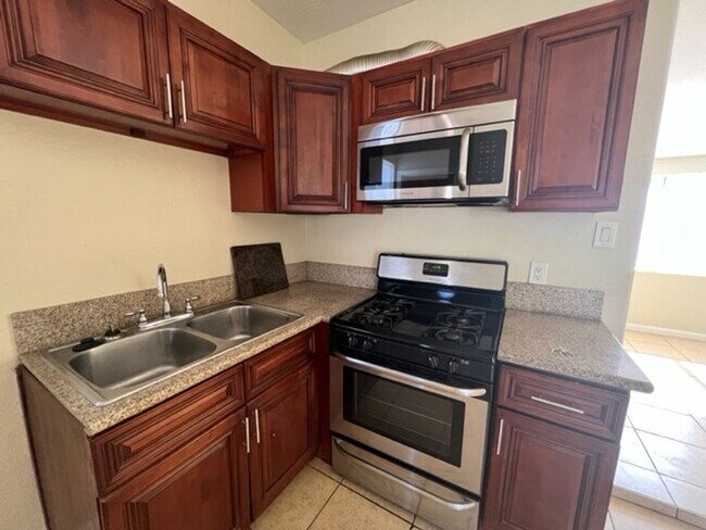Building Photo - RV T 6951