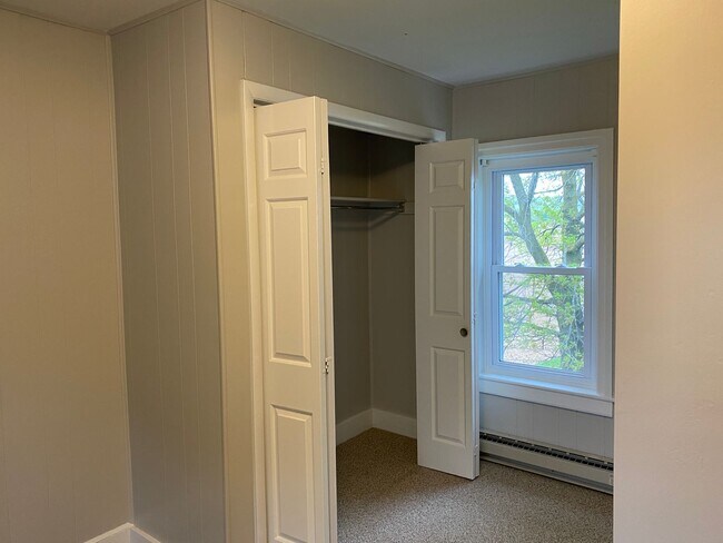 Building Photo - Coming soon! 4 Bedroom Farmhouse for Rent in Shippensburg