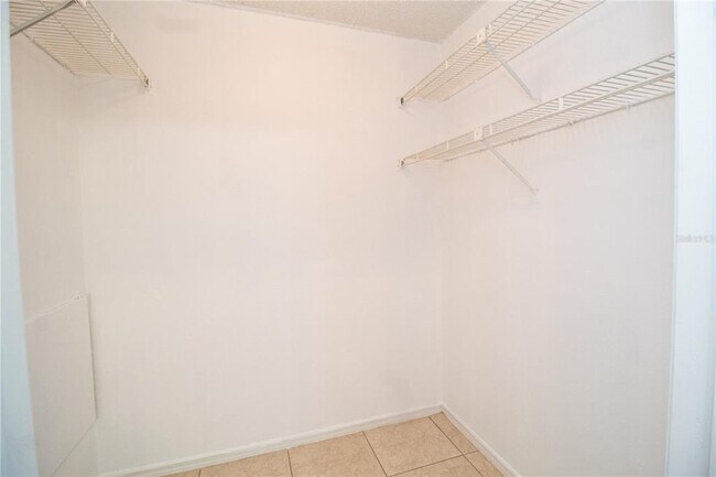 Building Photo - 2304 Clubside Dr