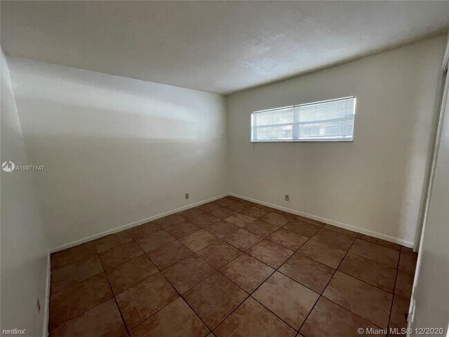 Building Photo - 2 br, 1 bath Condo - 381 N State Road 7 # 441