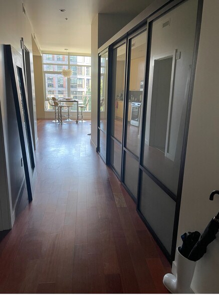 Building Photo - 949 NW Overton St