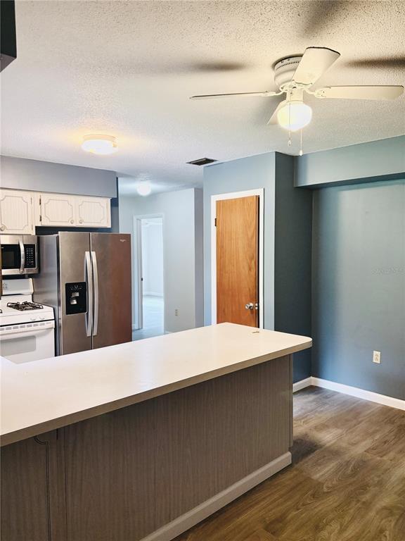 Building Photo - 33 Spring Loop