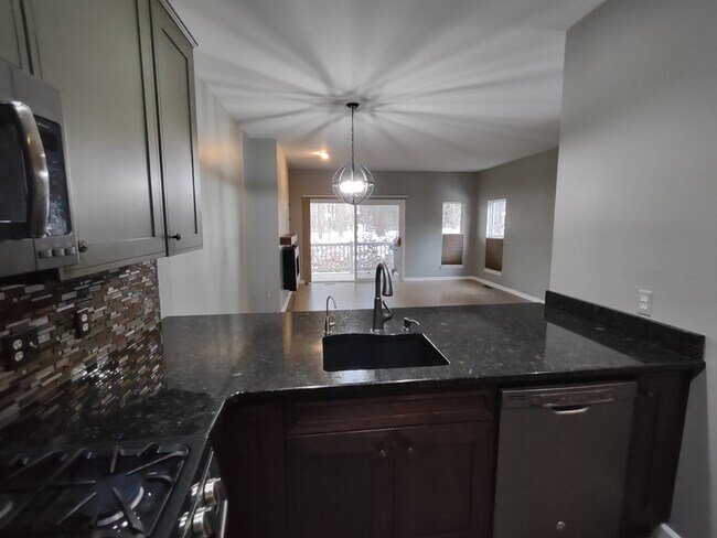 Building Photo - 5585 Woodruff Shore Dr