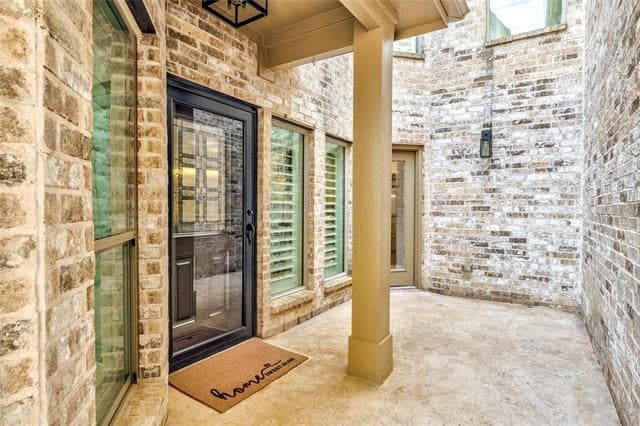 Building Photo - 5635 Cecina Dr