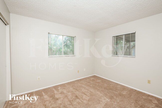 Building Photo - 2278 Hialeah St
