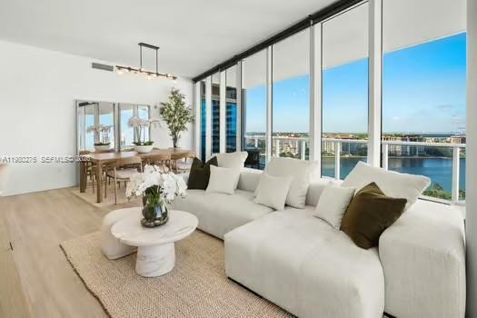 Building Photo - 100 South Pointe Dr