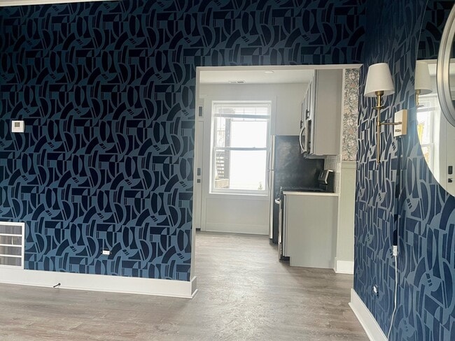 Building Photo - 5315 N Damen Ave