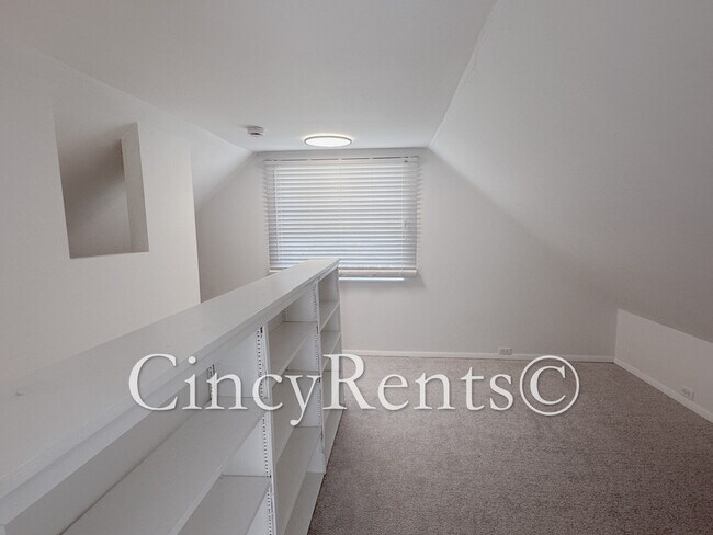 Building Photo - 6815 Sunray Ave