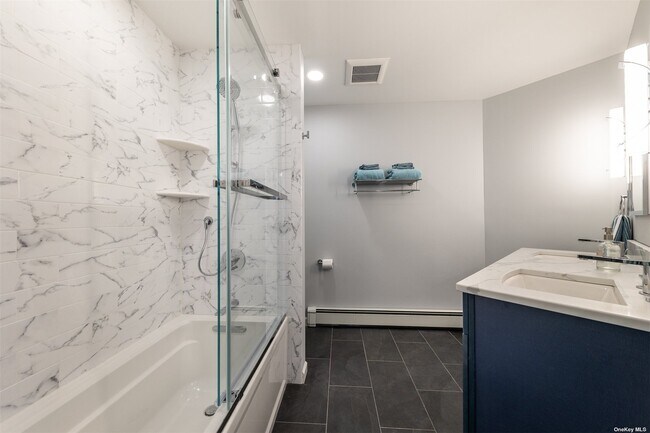 Building Photo - 680 W Beech St