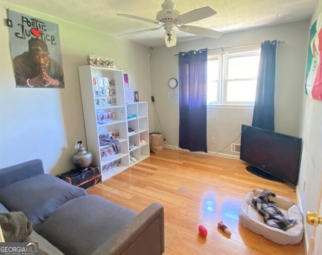 Building Photo - 339 Desiree Dr NW